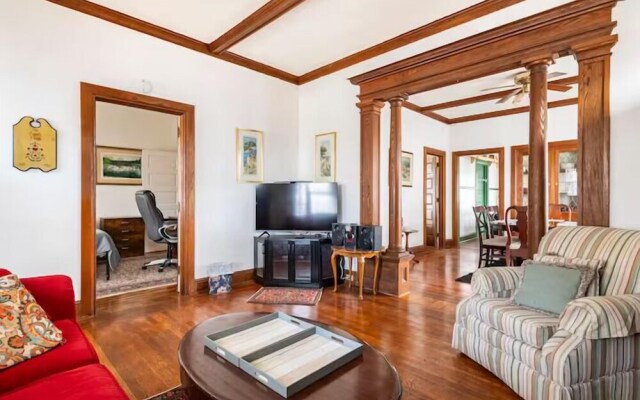 Cozy Cape Cod Bungalow