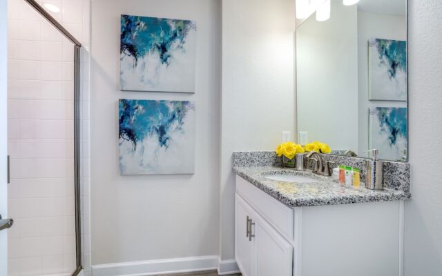 Stunning Lakeview Townhome w/ Private Pool!