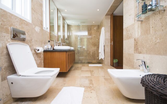 4-BR Seaview Villa with Large Pool at Surin Beach