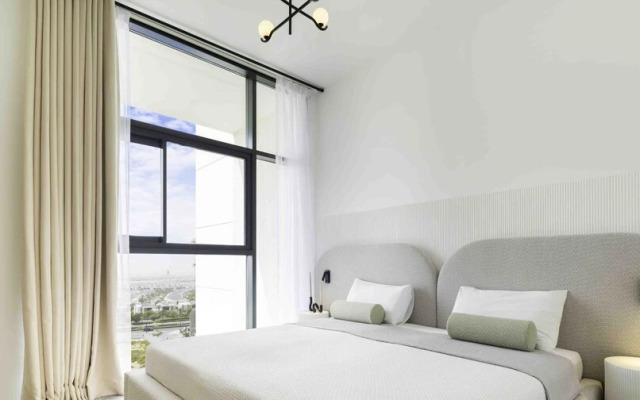 LUX The Dubai Hills Executive Suite