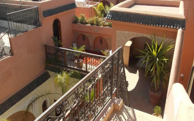 Riad Bonheur