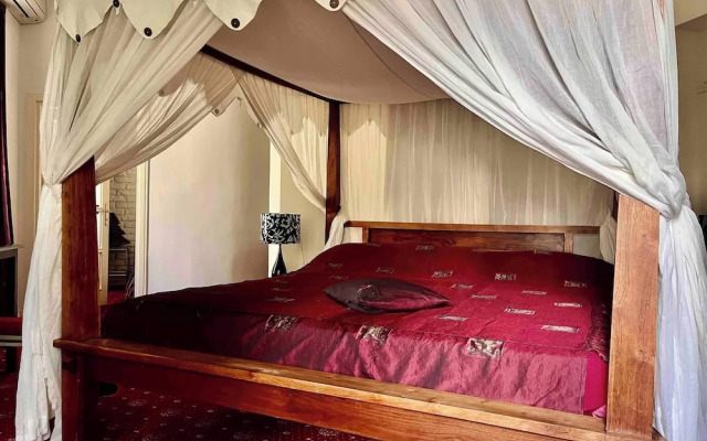 Luxury Family Residence With Free Parking