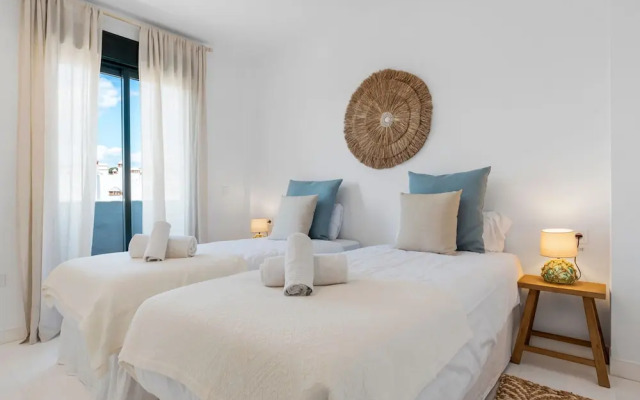 Panoramic Flat in Casares M56