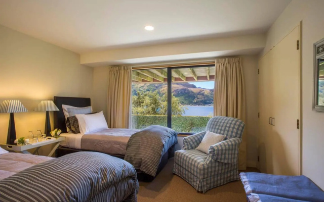 The perfect retreat- 139 on Peninsula – Guest Rooms – Queenstown
