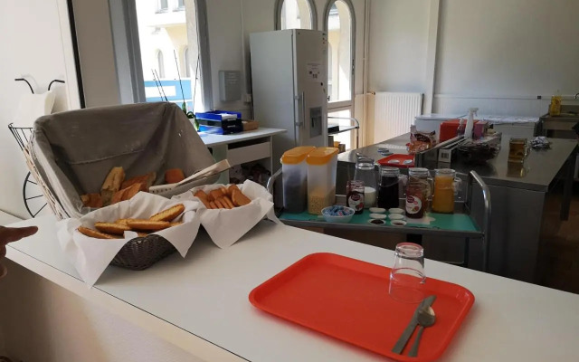 Auberge De Jeunesse D´Orleans Et CRJS