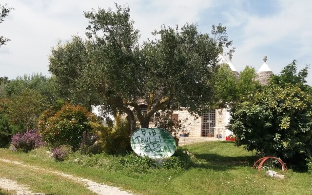 Trulli sotto La Cupa