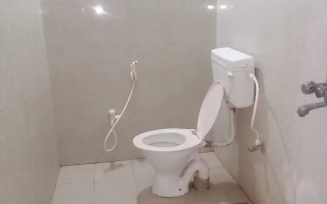 DhamStay Hotel D2 Inn Near Niladri Beach