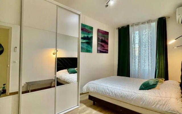 Spacious 3 BR flat Nice center - magnificent view-parking