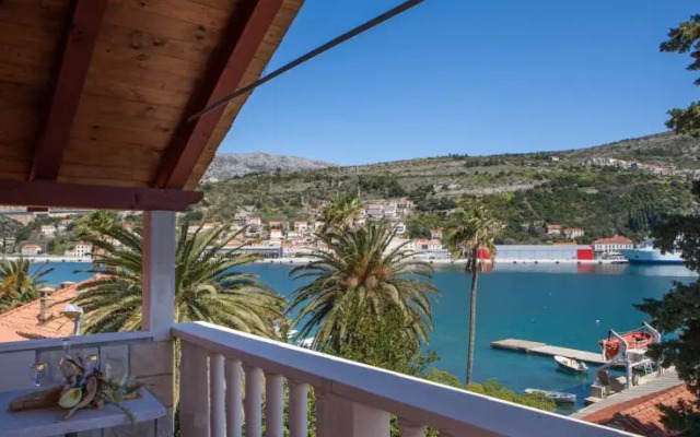 House Lodging Apartments Toni