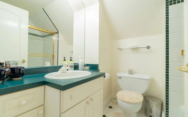 Cedar Manor Bed and Breakfast