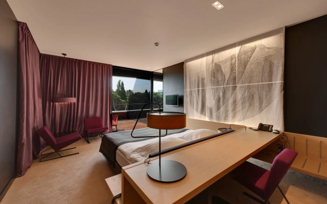 Lone Hotel by Maistra Collection