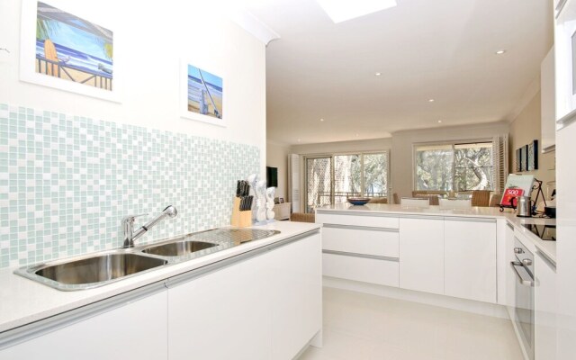 Nicholli, Bay Parklands, Unit 32/2 Gowrie Avenue