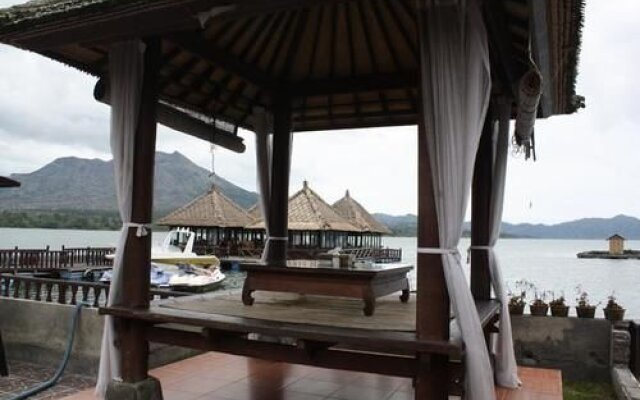 Batur Lakeside Hut