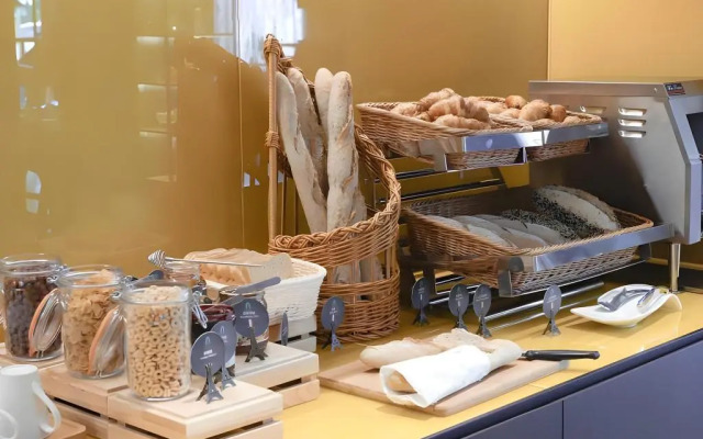 Campanile Beijing South Railway Station Lize Financial District