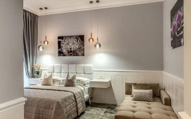 Spanish Steps Oasis Suites