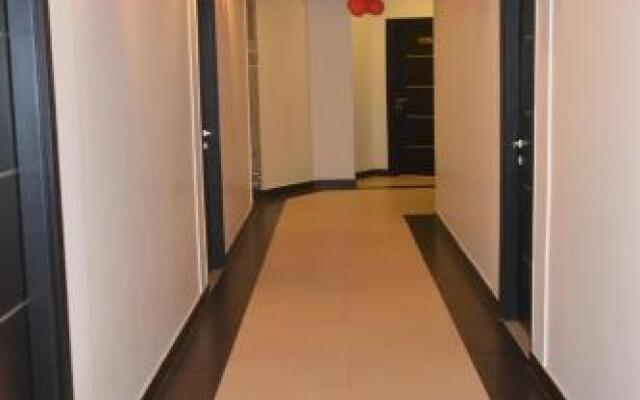 Hotel R R Inn