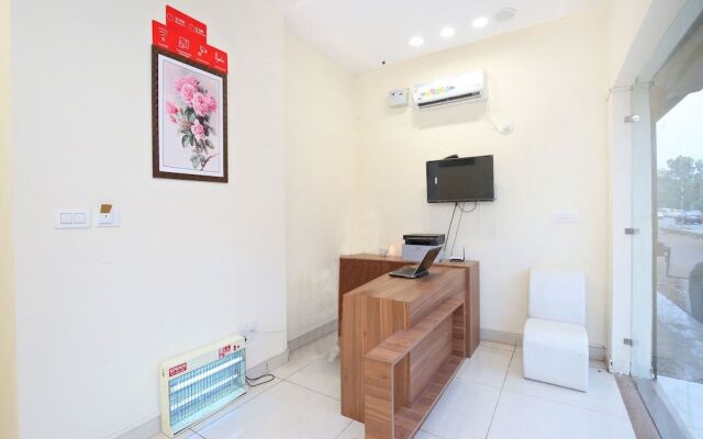 OYO 15975 Hotel 365