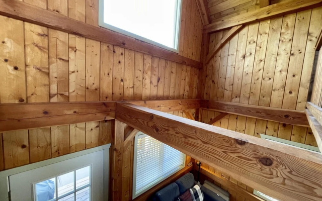 Best Coast Cabin