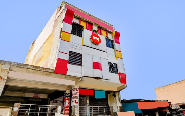 Oyo Flagship 92825 G P Guest House