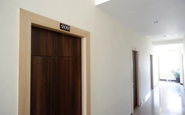 Reddoorz Plus Near Rs Hermina Kendari