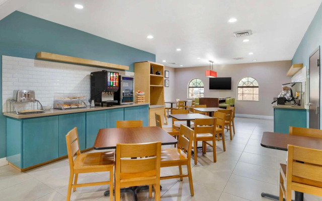 Comfort Suites Shenandoah-The Woodlands