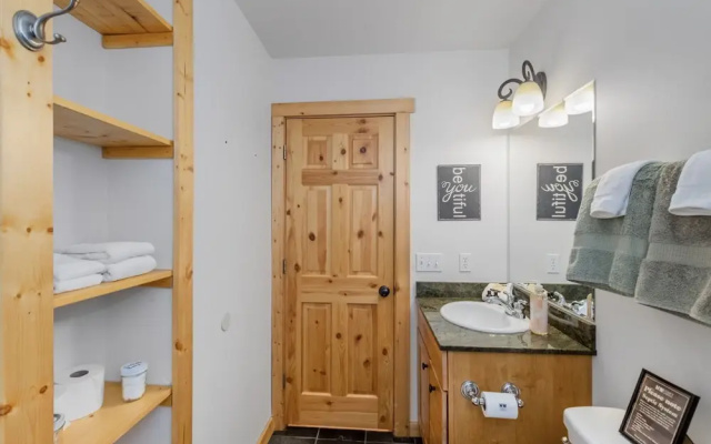 Cascades Adventure Cabin