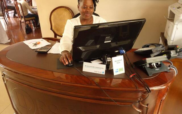 Radisson Hotel and Convention Centre OR Tambo Airport