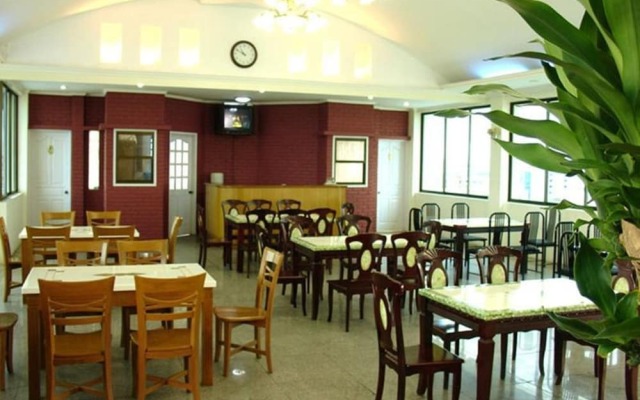 Sein Sein hotel