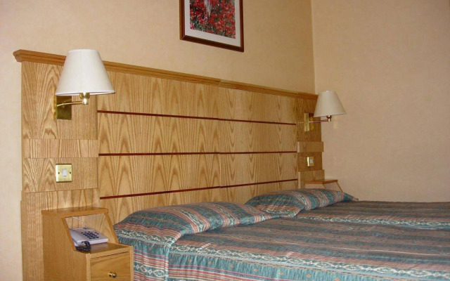 Nayland Hotel