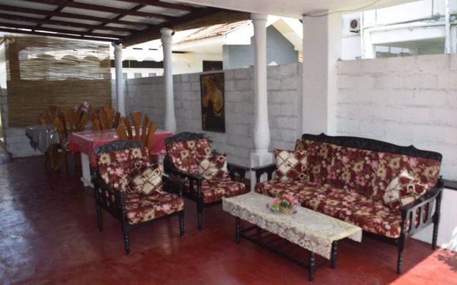 Gloriya Mathews Family Guest House