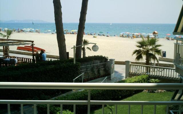 Primera Linea De Mar En Cambrils