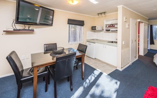 Anndion Lodge - Backpacker