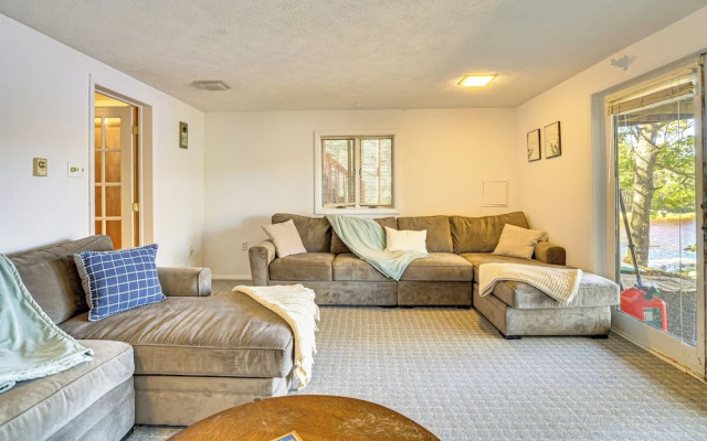 Walk to Beach: Arrowhead Lake Home