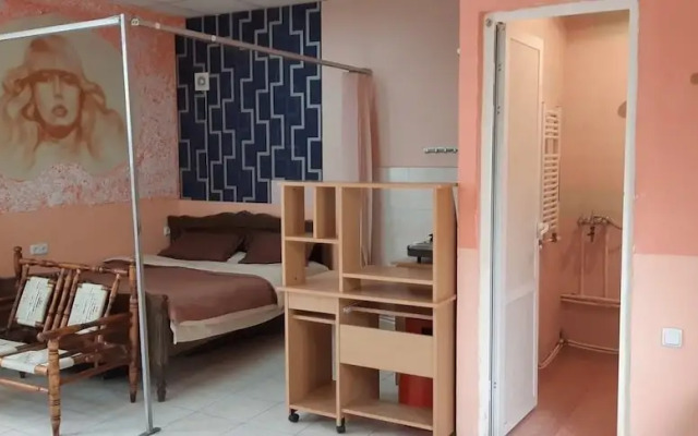 Full House Hostel