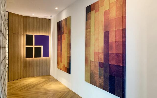 Metro Hotel - Howard Group