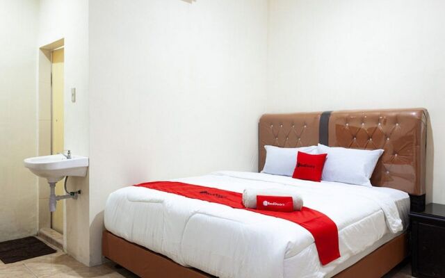 RedDoorz near Yuki Simpang Raya Mall Medan 2