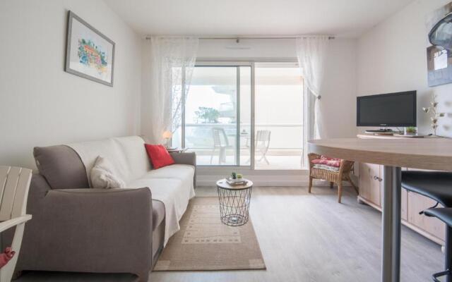 Studio vue mer, avec grande terrasse