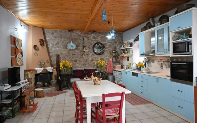 Kalavrita Winter Retreat - Homely Spacious Chalet