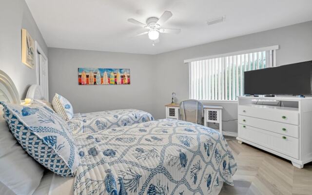 Crystal Village II, Unit 6B