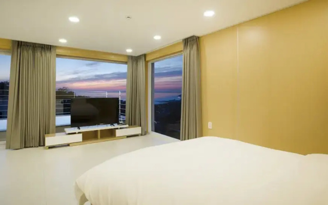 The Mare Pool Villa Pension