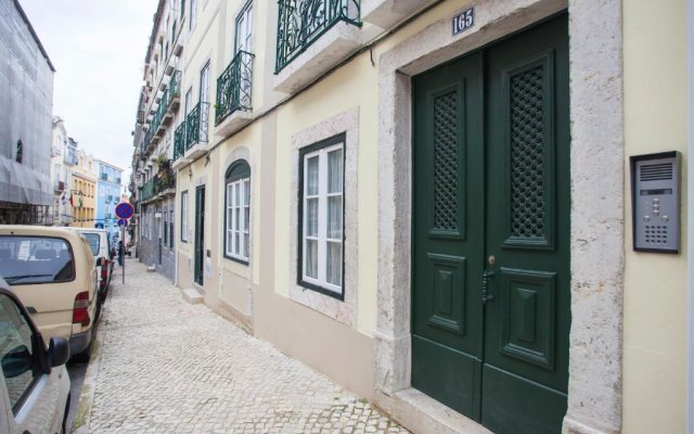 024 D - Lisbon Typical Cosy Apartment