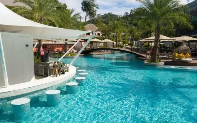 Sea View Suite Pool Access  C81