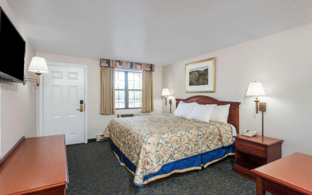 Knights Inn North Attleboro
