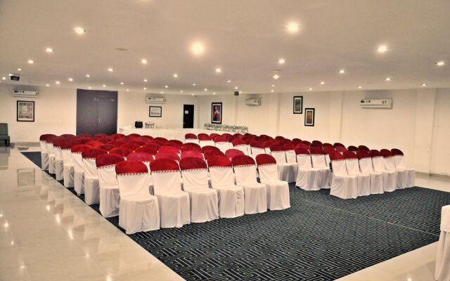 Hotel Clarks Collection Bhavnagar