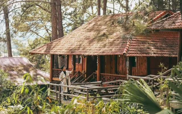 Phoenix Moc Chau Hotel