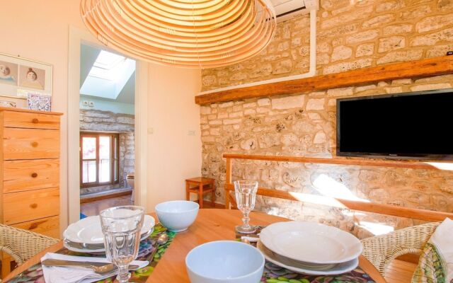 Tranquil Apartment in Marine Zemlje Near Stiniva Beach