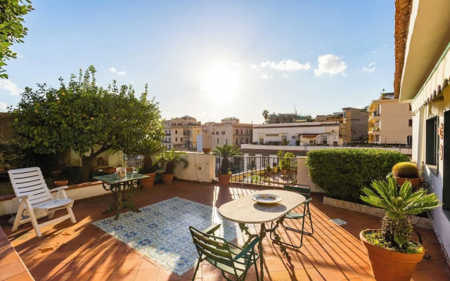 Villa Paola - Hidden Panoramic Garden and Terraces by Napoliapartments