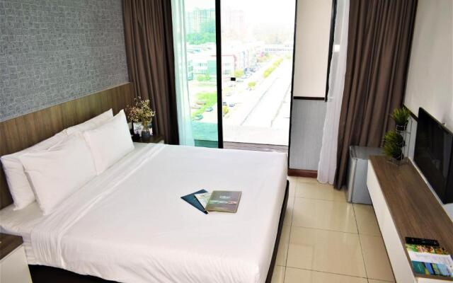 D'Wharf Hotel & Serviced Residence