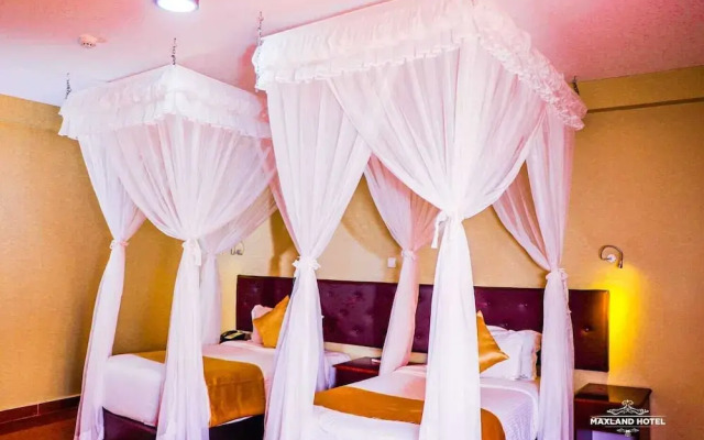 Maxland Hotel Juja