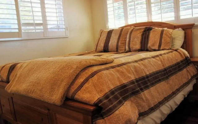 Lakefront Amazing Views - Modern B